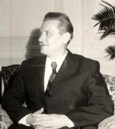 Lázár György (PM 1975-1987) mirrored