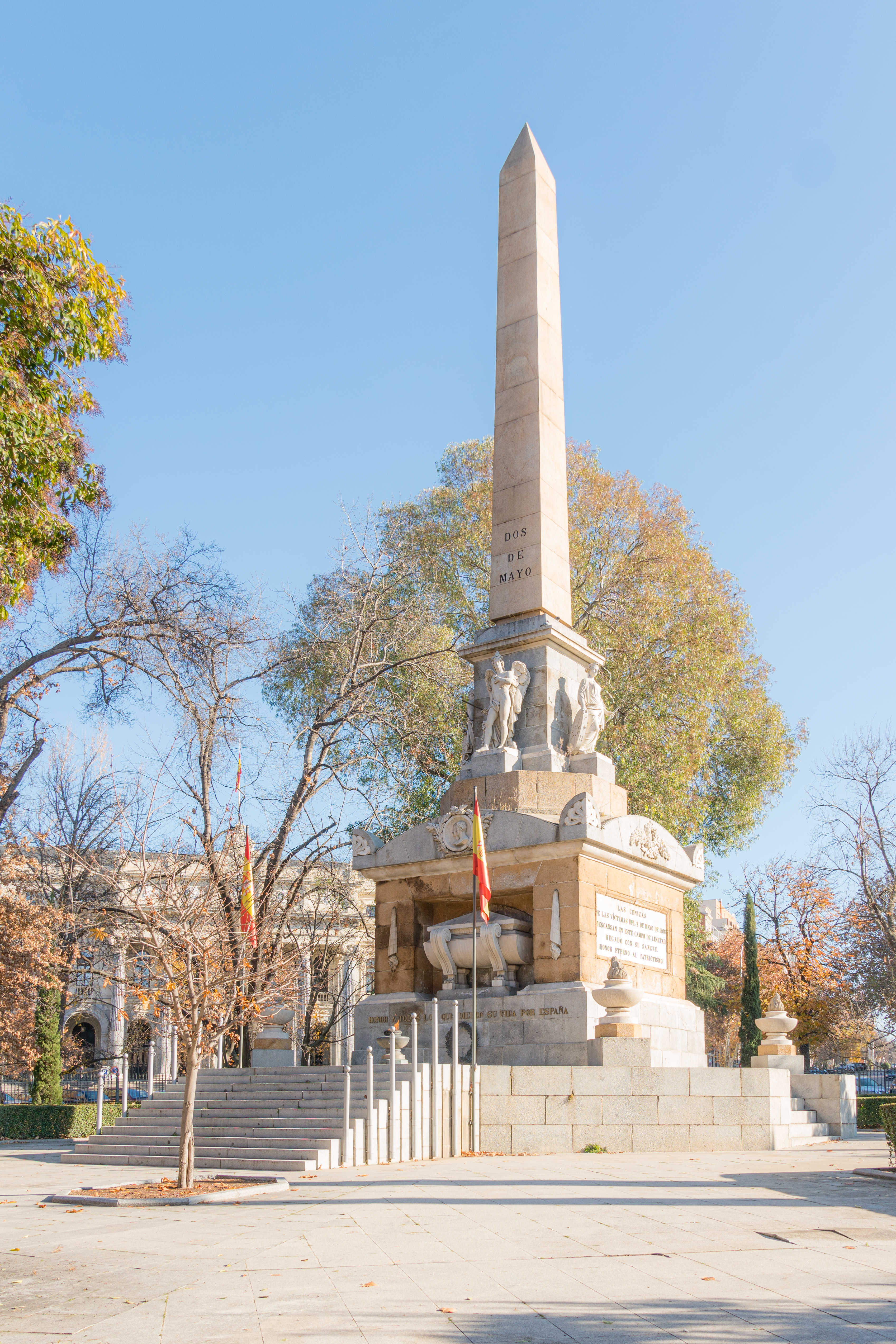 Monumento a los Caídos por España - SW.jpg