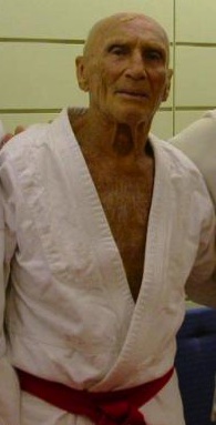 Helio Gracie in 2004.jpg