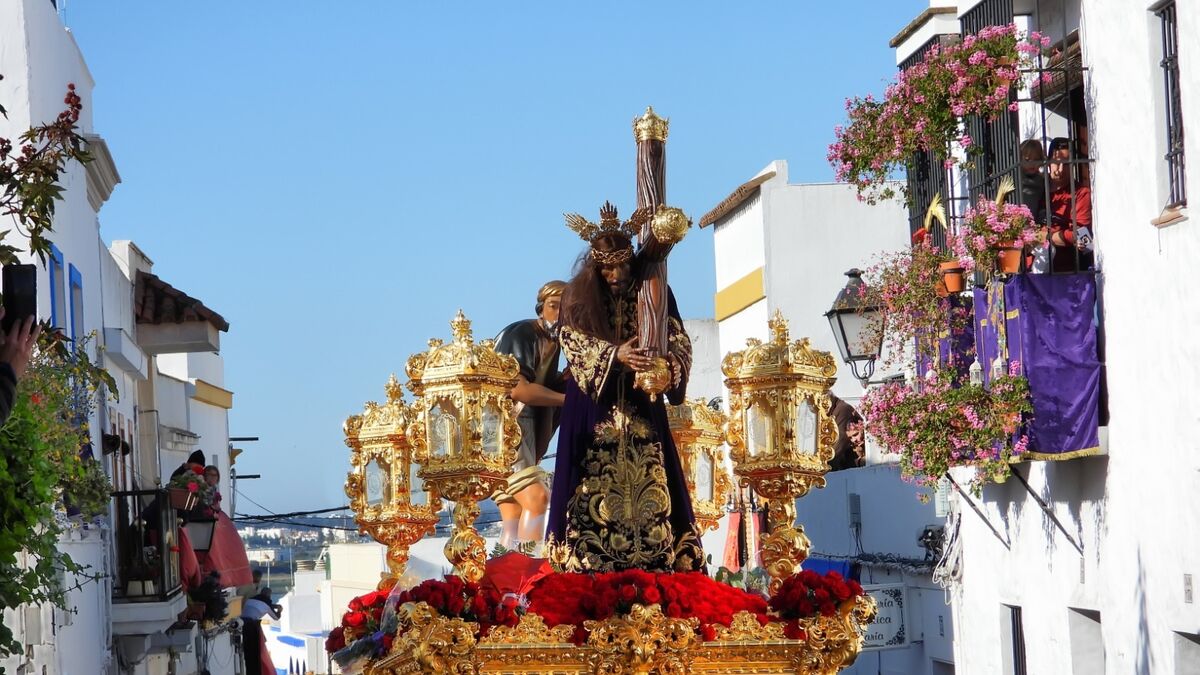 Ayamonte-llena-Semana-Santa 1675043673 156352193 1200x675.jpg