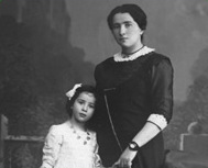 Archivo:Hannah Arendt and Mother 1912 (cropped)