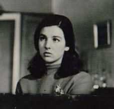 Archivo:BarbaraMujica-DemasiadoJovenes-1958