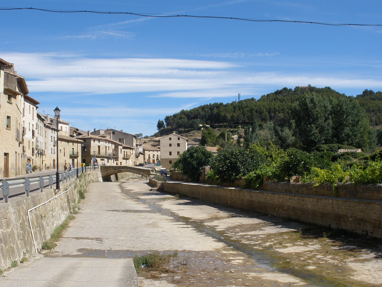 Uncastillo - Cauce del río Riguel 1.jpg