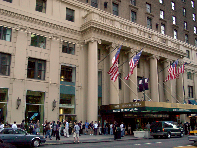 Hotel Pennsylvania, 7th Avenue entrance (edited).jpg