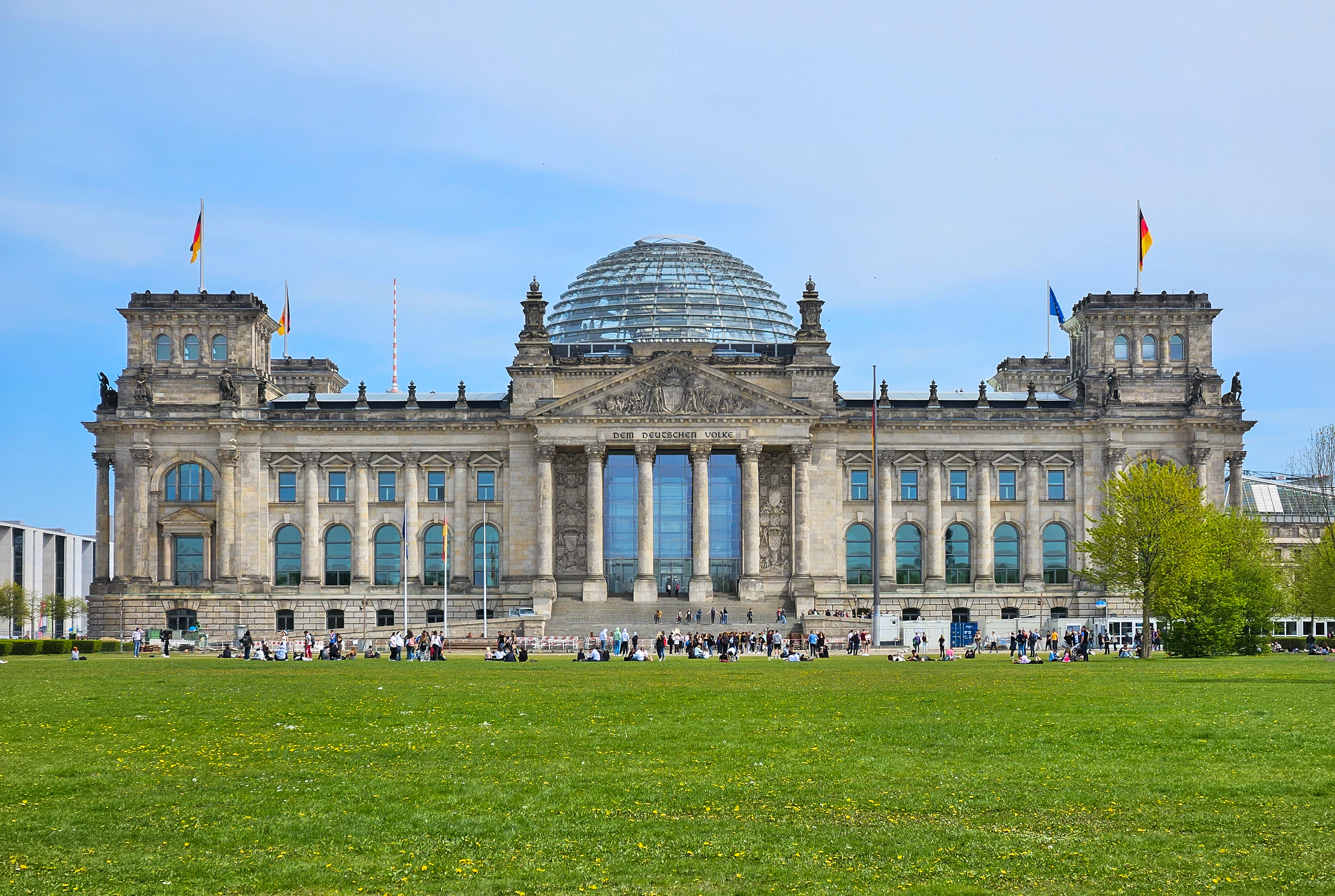 Reichstagsgebäude 2023.jpg