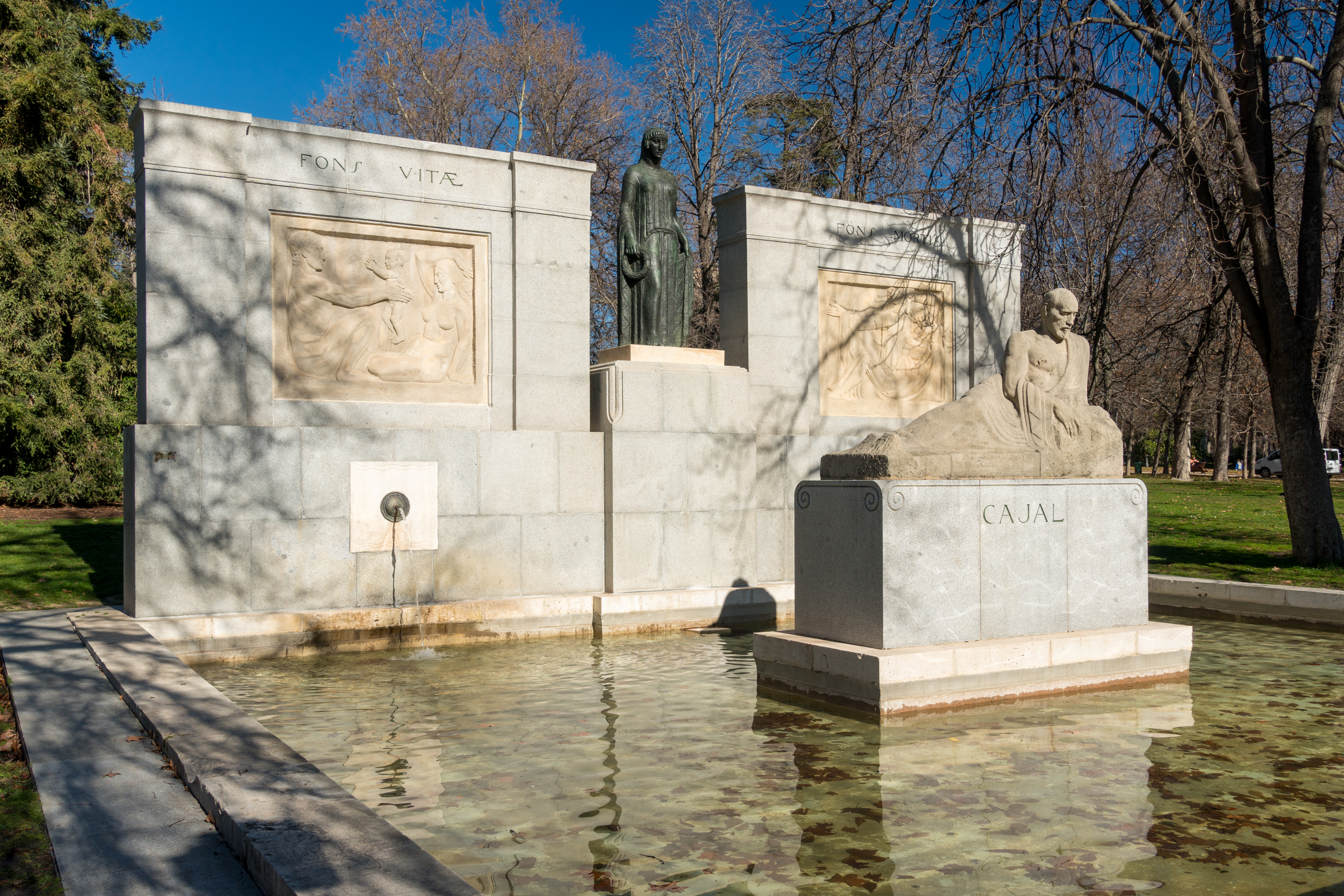 Retiro Park Statues - Ramón y Cajal.jpg