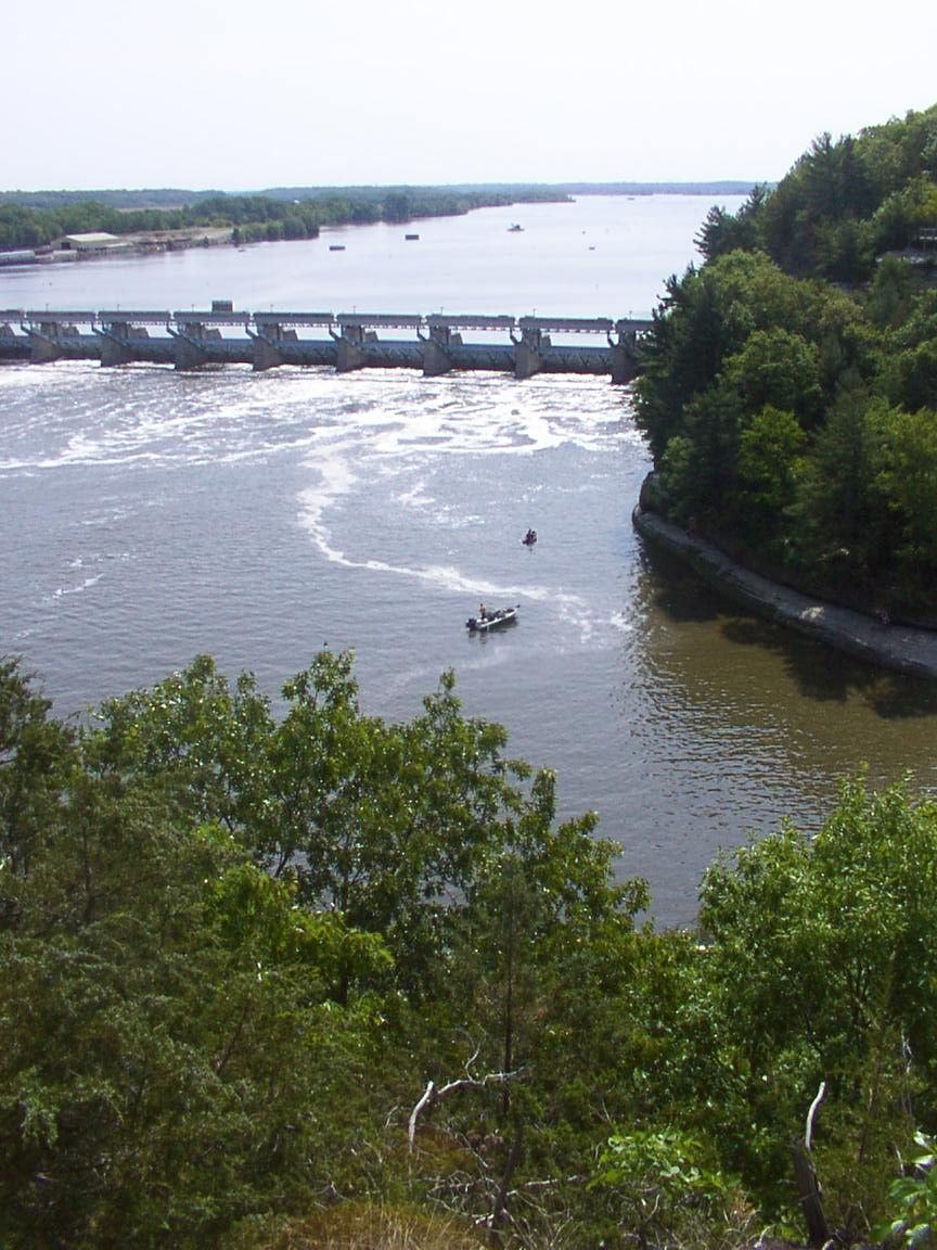 Illinois River, seen from Starved Rock.jpg