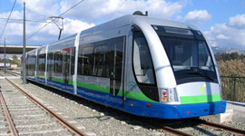 Archivo:Velez Malaga Urbos 2 tram, June 2007