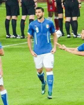 Archivo:Azerbaijan-Italy, 10 October 2015 - Graziano Pellè