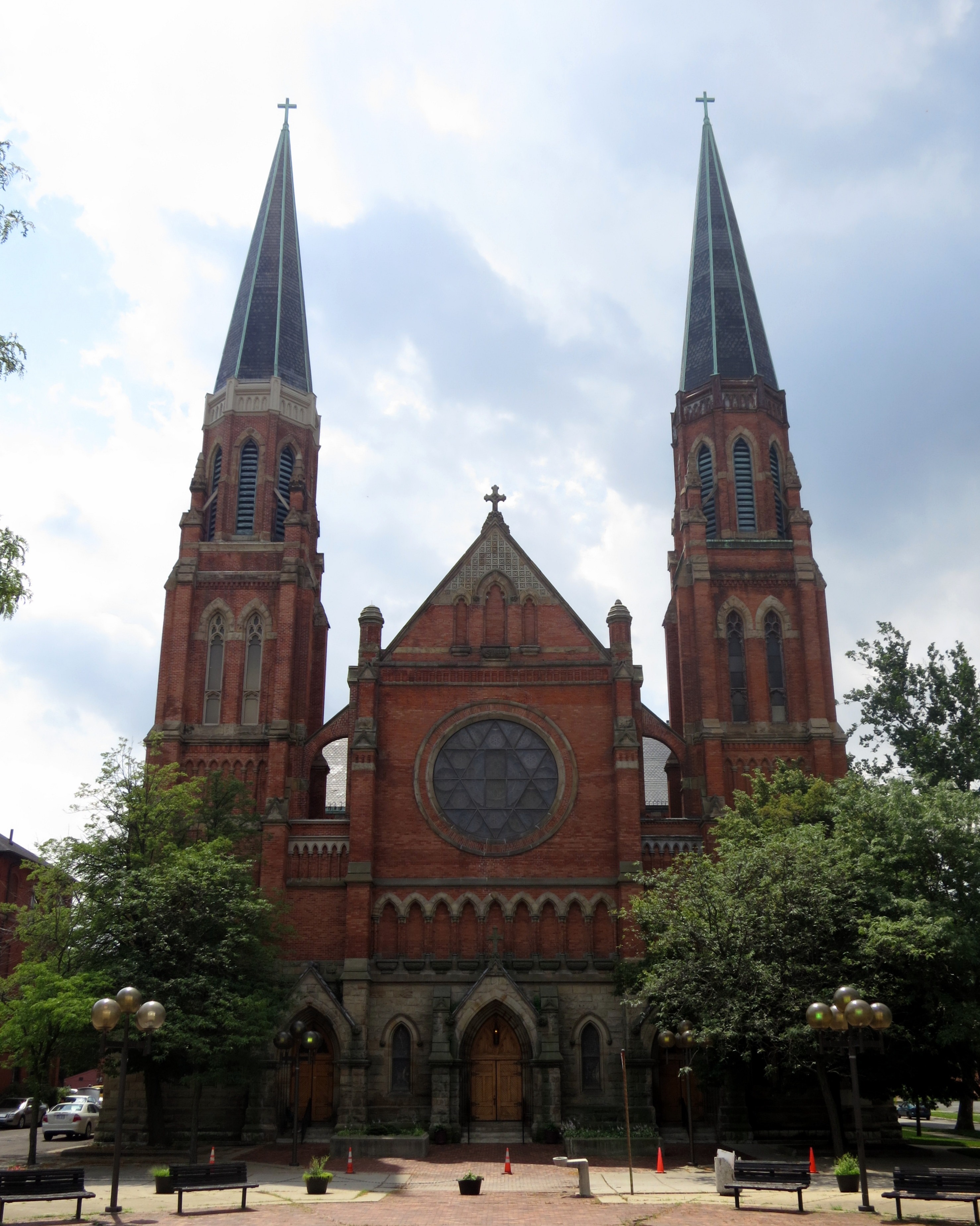 Archivo: Sainte Anne de Detroit Catholic Church (Detroit, MI) - exterior