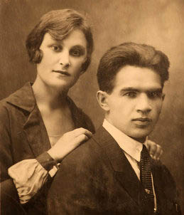 Archivo:Василий Иванович и Валентина Петровна Чуйковы, 1926 год