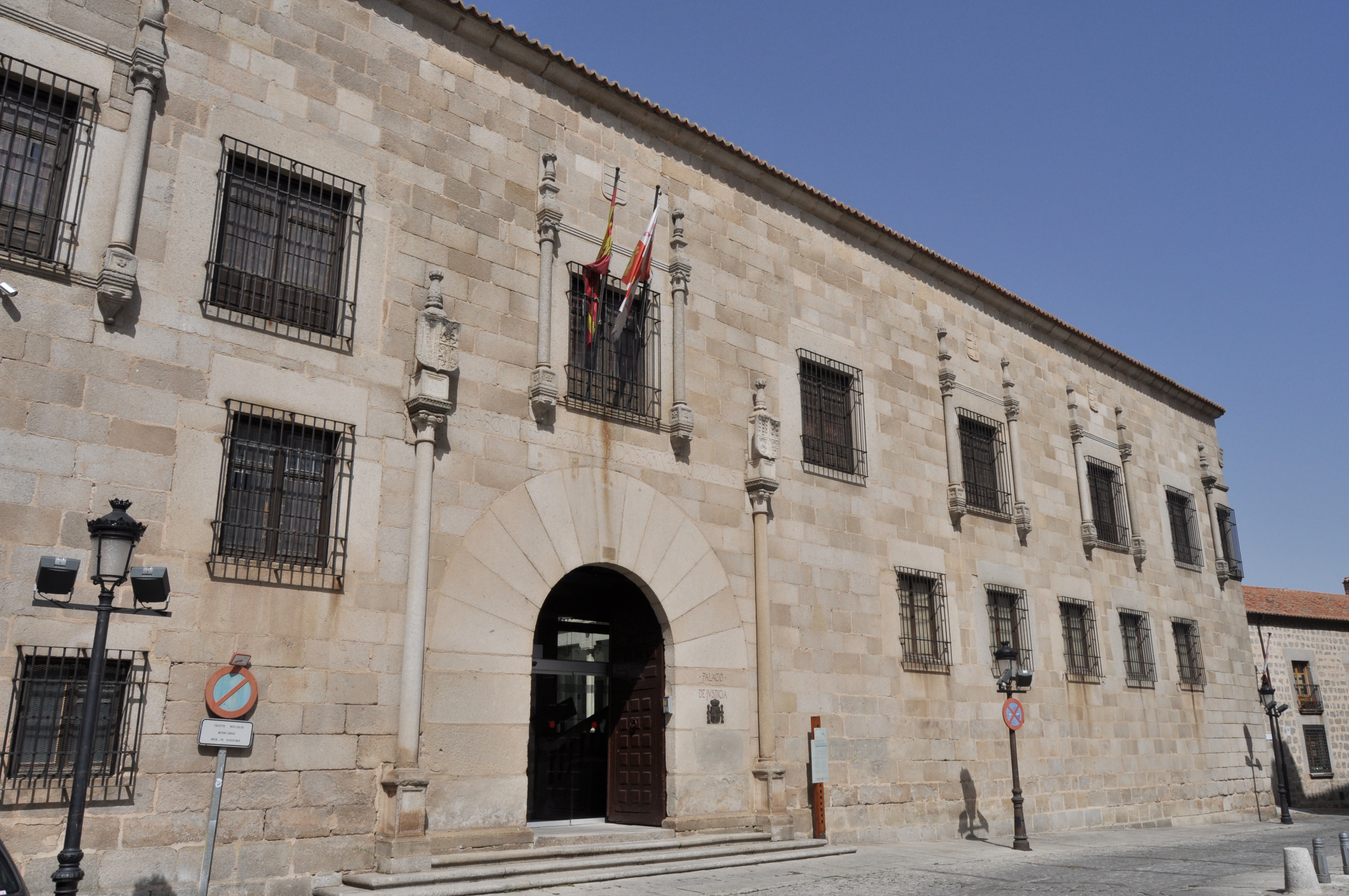 Avila Capital - 269 (30065340453).jpg