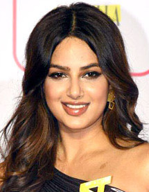 Harnaaz Sandhu at Grazia Millennial Awards 2022 (cropped).jpg