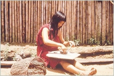 Mujer Aguaruna del norte de Perú