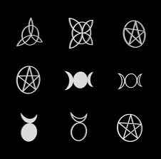 Archivo:Simbolos wicca