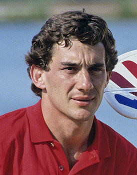 Ayrton Senna Pesawat RC Cropped.jpg