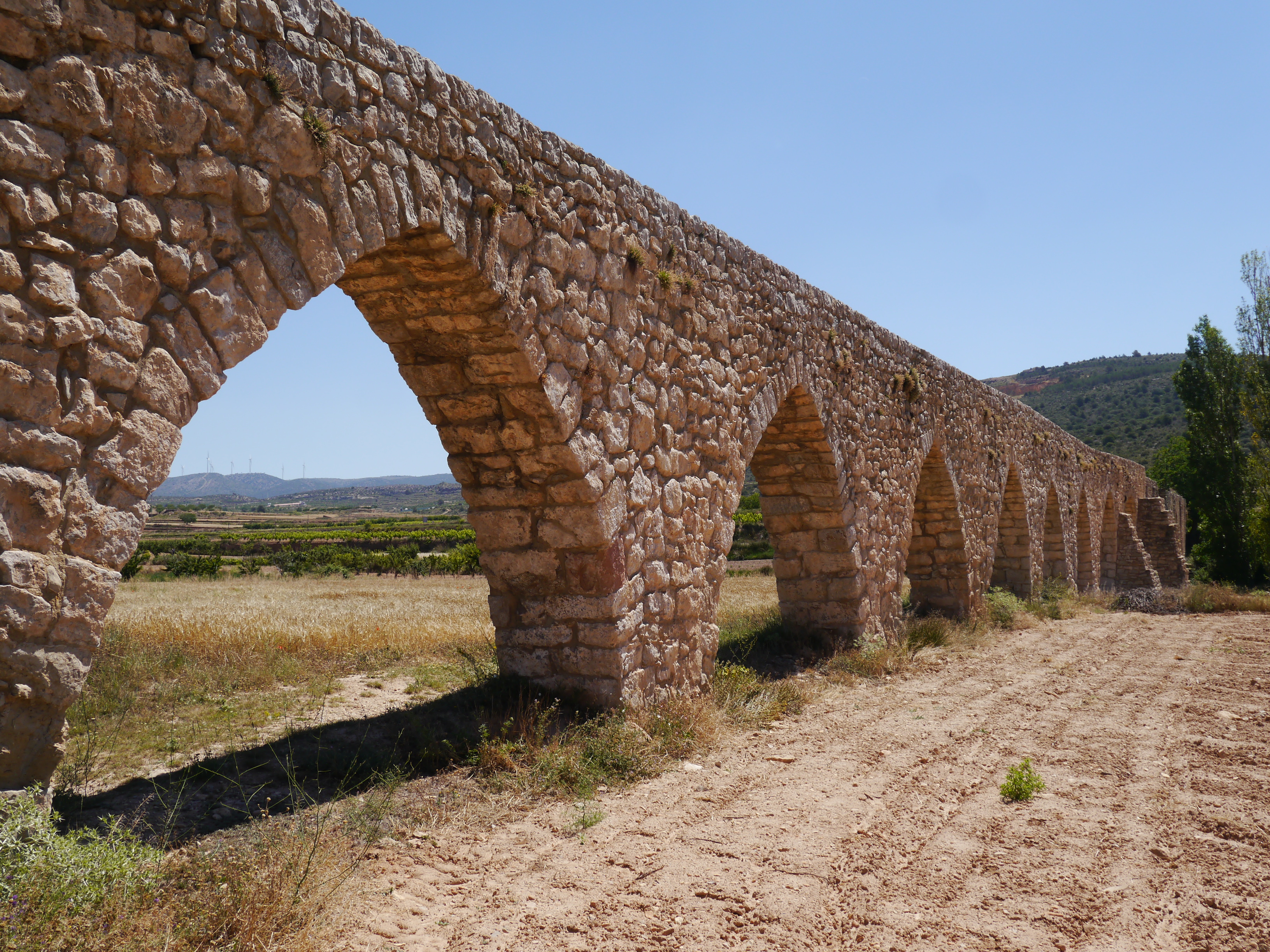 Valencia-alpuente-acueducto-de-los-arcos-02.jpg