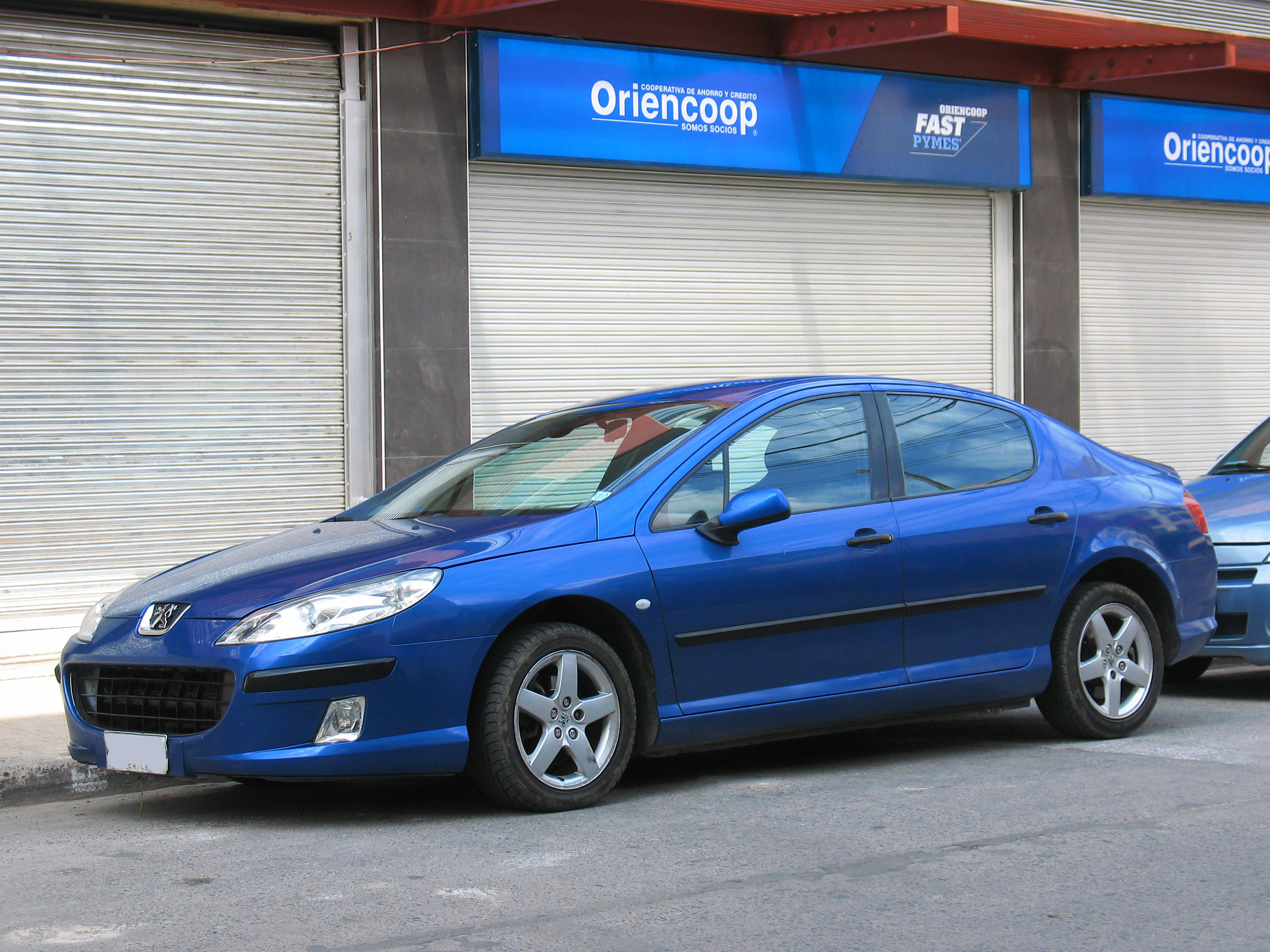 Peugeot 407 SR 2.0 2005 (14353405406).jpg