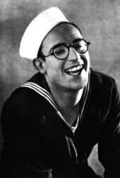 Archivo:Harold Lloyd in A Sailor-made Man