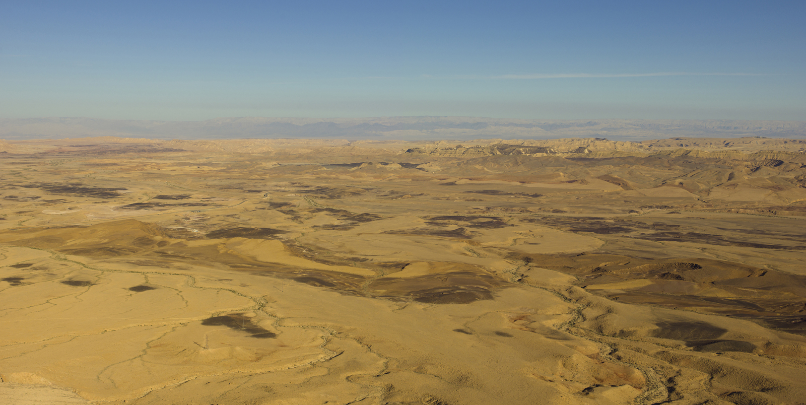 Israel-2013-Aerial 00-Negev-Makhtesh Ramon.jpg