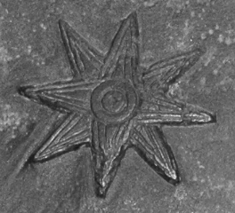 Archivo:Kudurru Melishipak Louvre Sb23 Ishtar-star