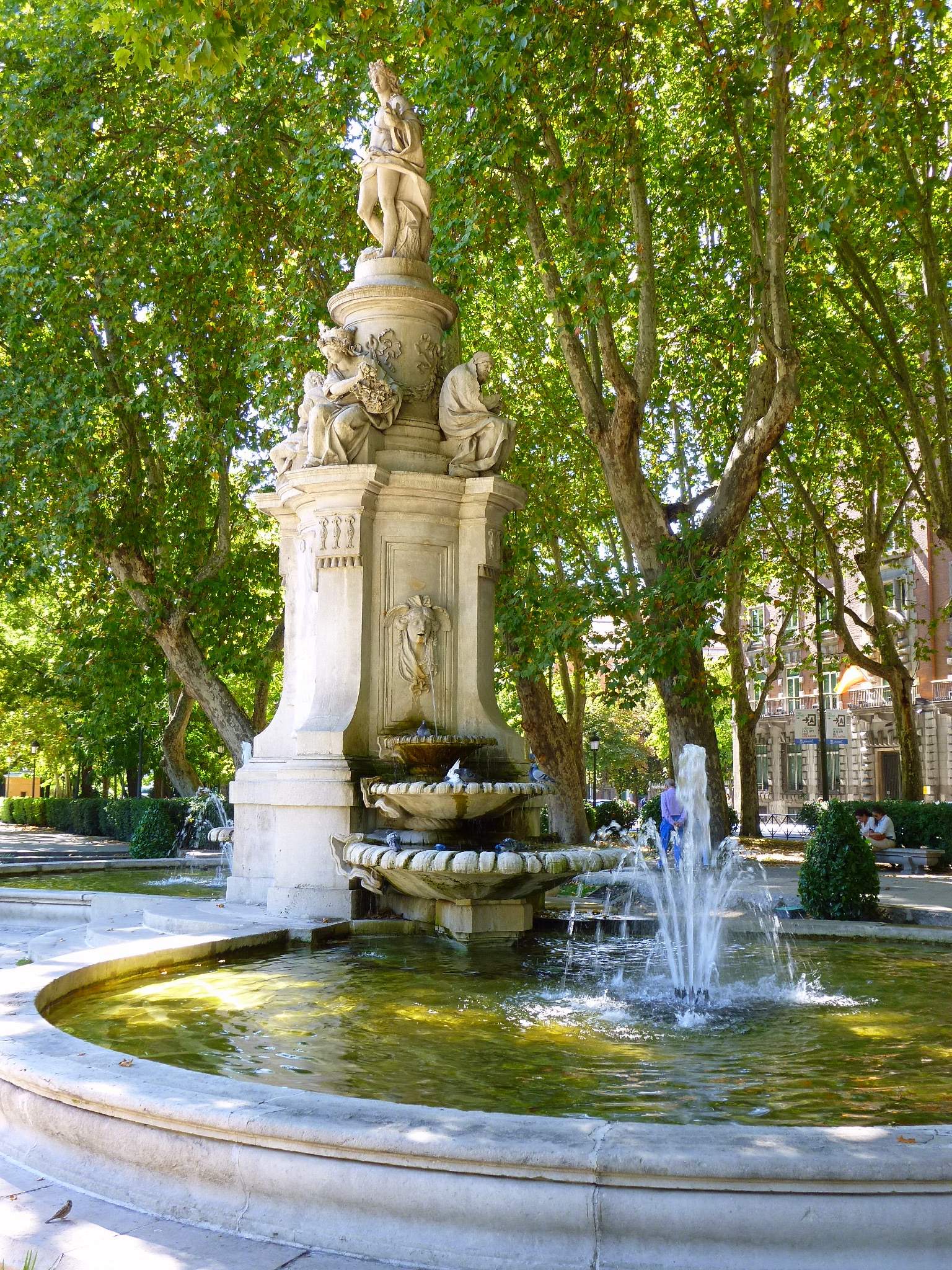 Madrid - Paseo del Prado, Fuente de Apolo 1.jpg