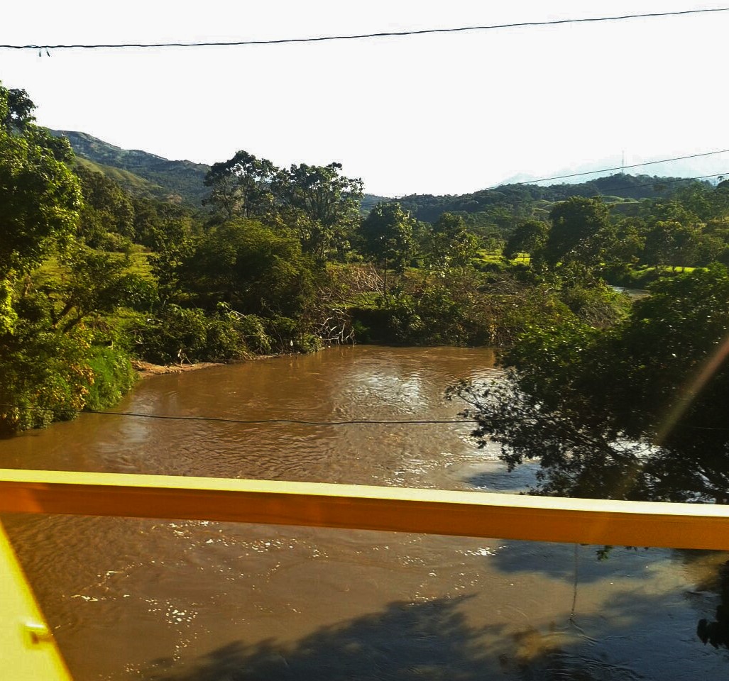 Puente Gabino, carretera a Gómez Plata.jpg