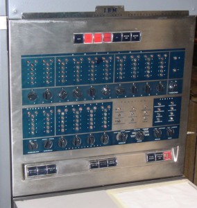 Archivo:IBM-650-panel