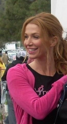 Archivo:Poppy Montgomery