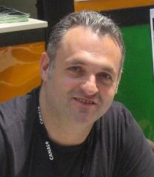 Archivo:Genndy Tartakovsky, 2012-crop