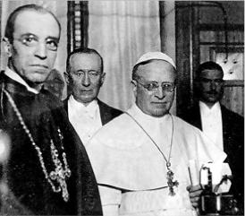 Archivo:Pio XI junto a su sucesor, Eugenio Pacelli (Futuro Pio XII)