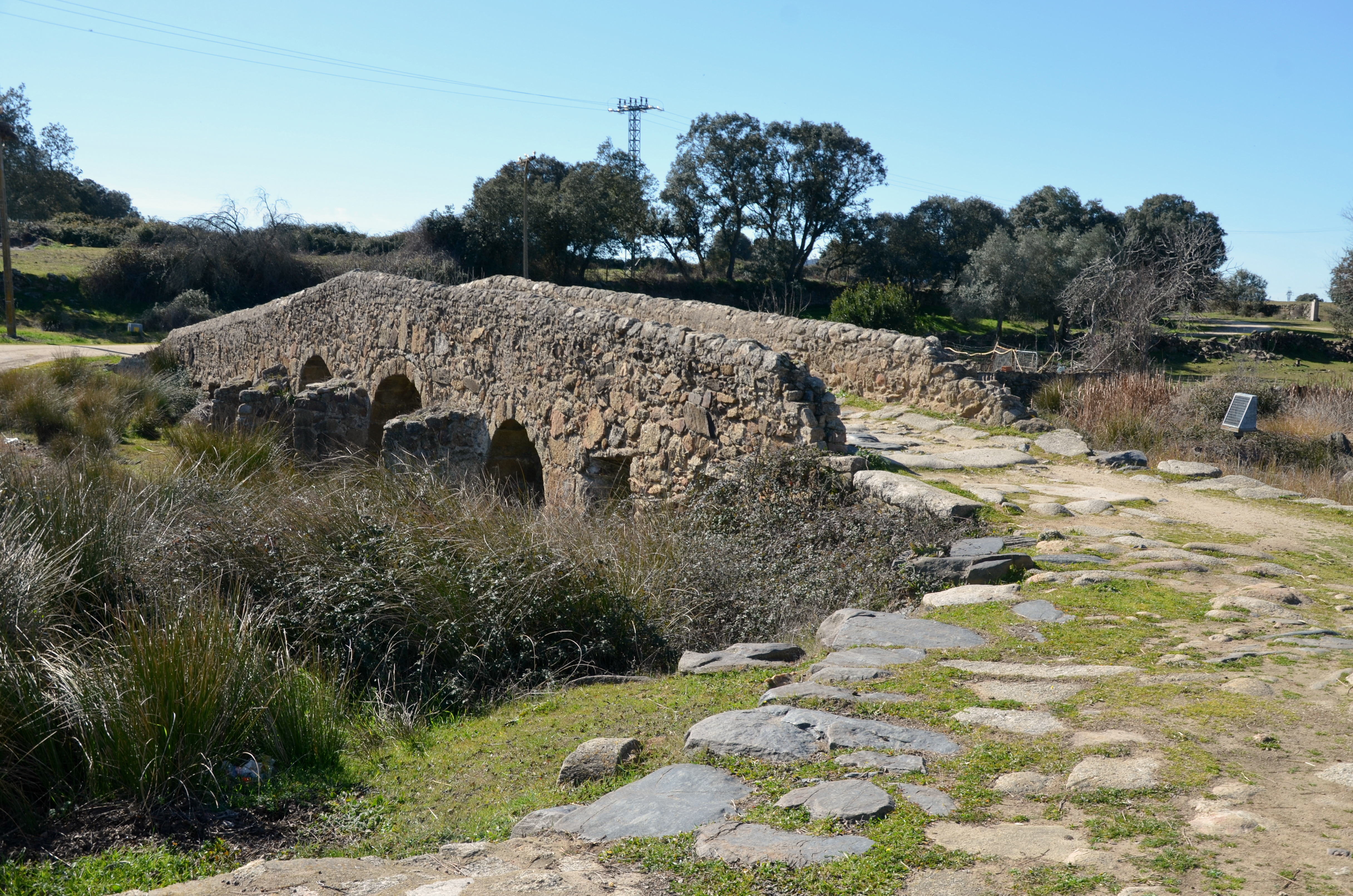 Puente romano sobre el río Ayuela, Casas de Don Antonio (2).jpg