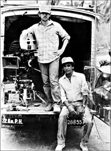 Archivo:Steven Spielberg with Chandran Rutnam in Sri Lanka