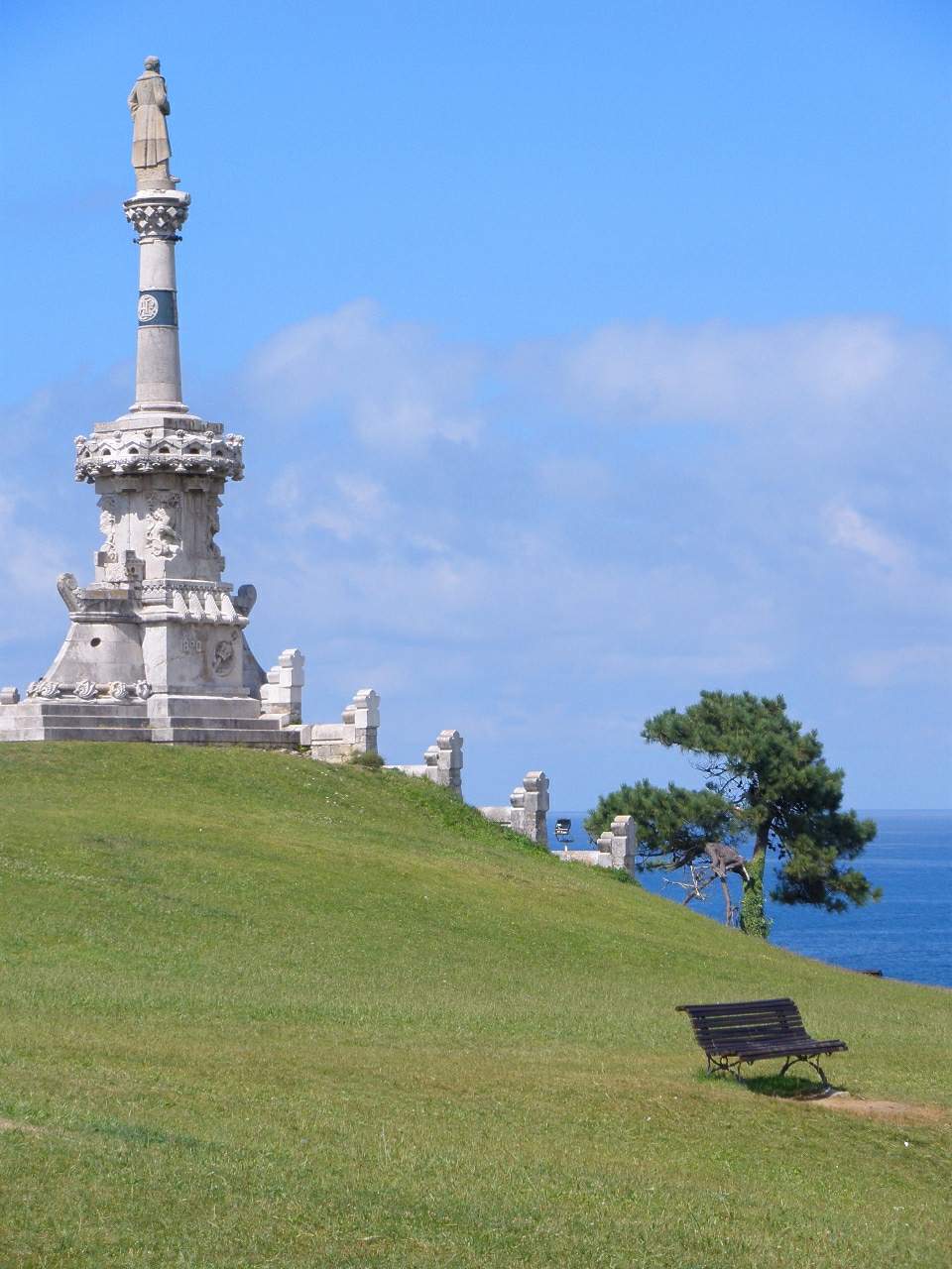 Comillas - Monumento al Marqués de Comillas 4.jpg