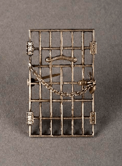 Archivo:Nina E. Allender, Amelia Himes Walker's Jailed for Freedom Pin, 1917
