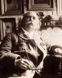 Léon Dierx by Dornac (cropped).jpg