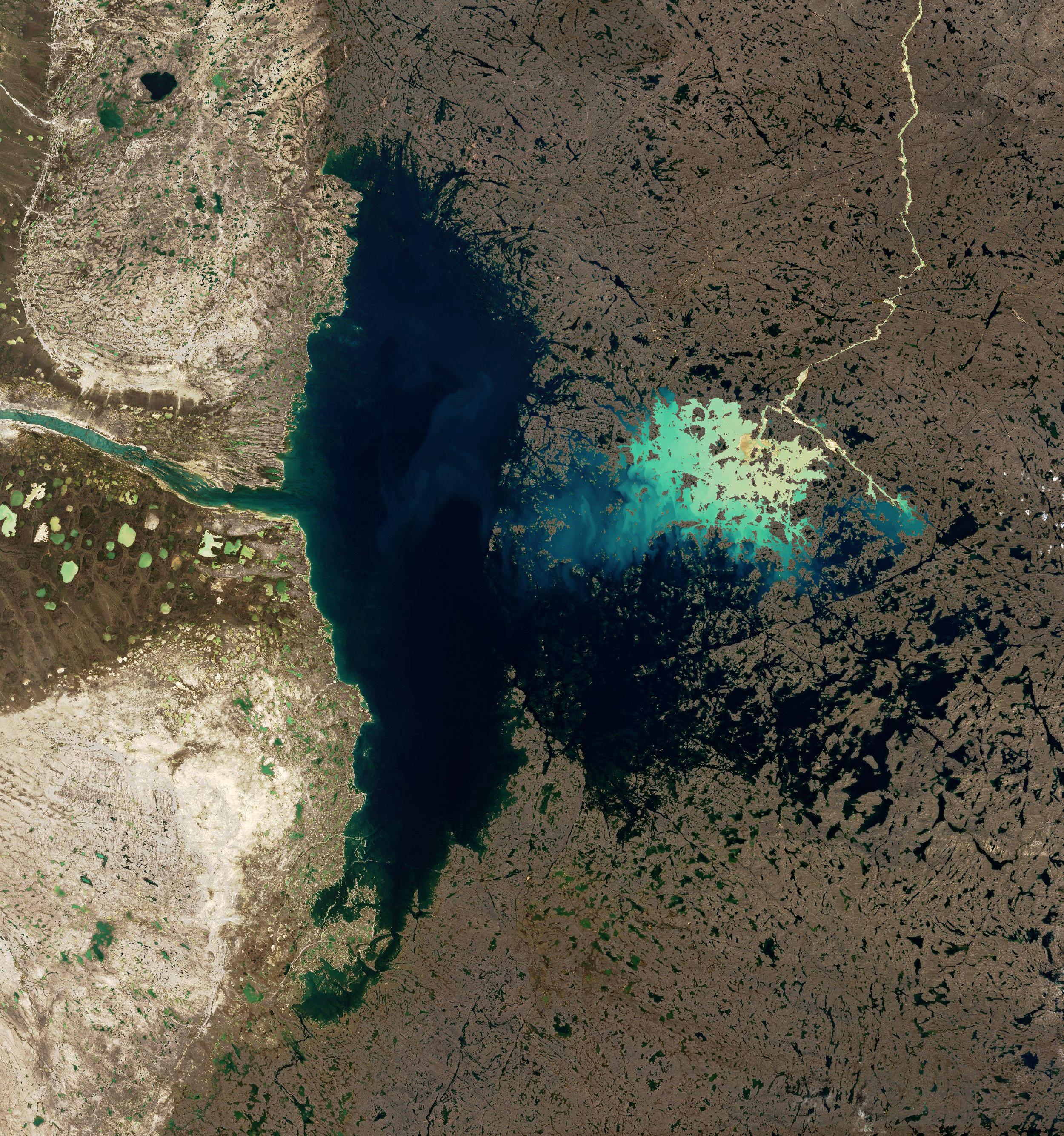 Nettilling Lake 2019-08-21 Sentinel-2 L2A Highlight Optimized Natural Color.jpg