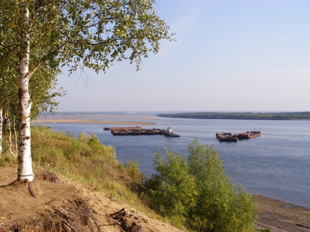 Archivo: Pechora River by Pechora, Russia