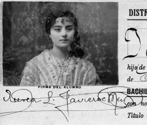 Archivo:Aurea Lucinda en su época universitaria