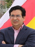 (Carlos Cortina) Ignacio Diego asistió a la apertura de las nuevas piscinas de Guarnizo.jpg