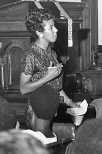 Lorraine Hansberry speaking to an audience (cropped).jpg