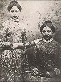 Archivo:Mary&EmilyEdmonson