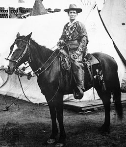 Archivo:Calamity Jane on a horse