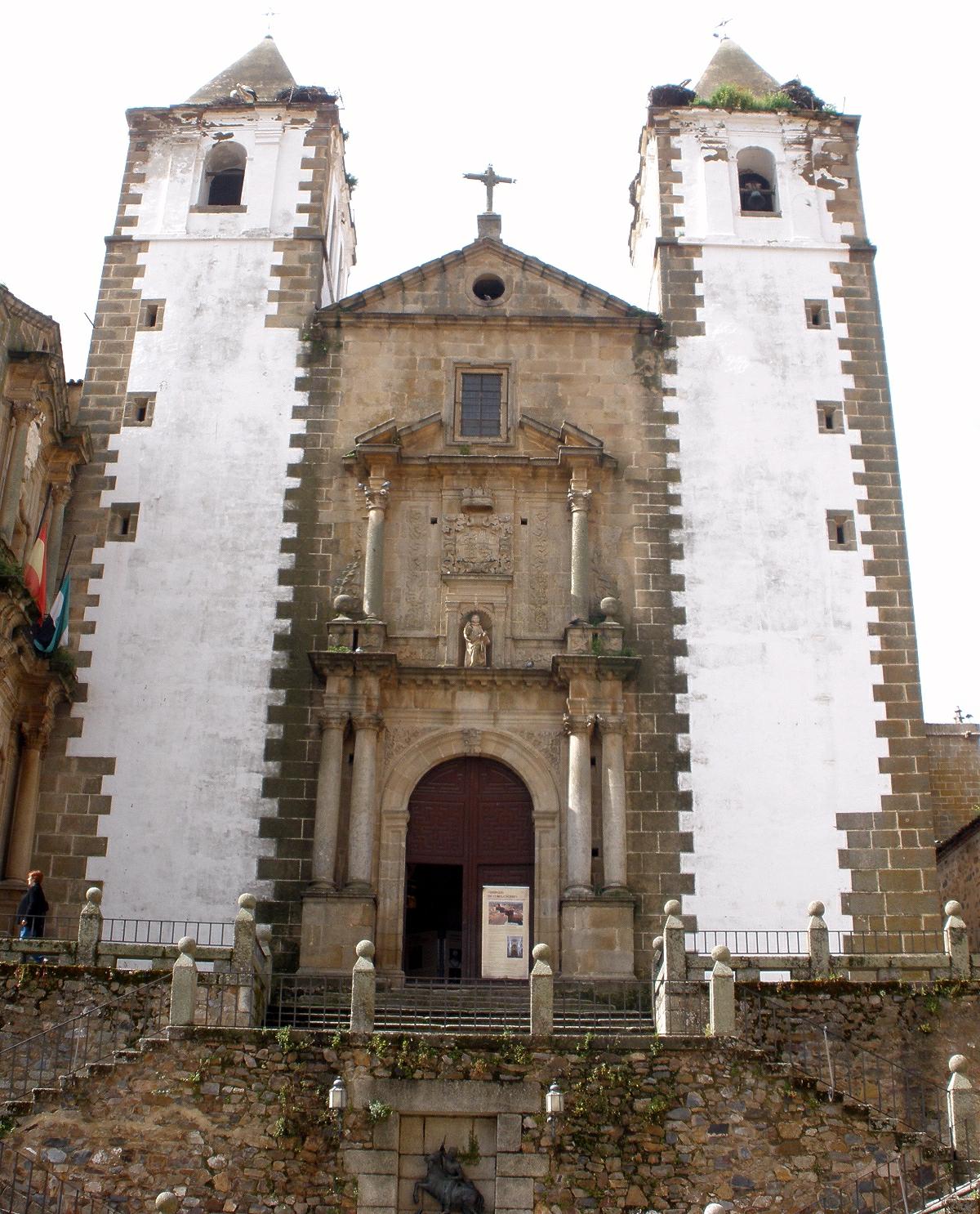 Caceres - Iglesia de San Francisco Javier 01.jpg