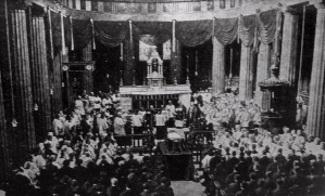 Funeral de estado de Michael Collins en la Catedral de Santa María de Dublín (foto de un periódico de la época.)
