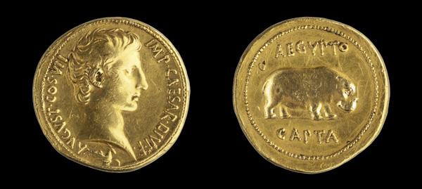 Museo Arqueológico Nacional - 1921 9 1 - Medallón de Oro de Augusto 03
