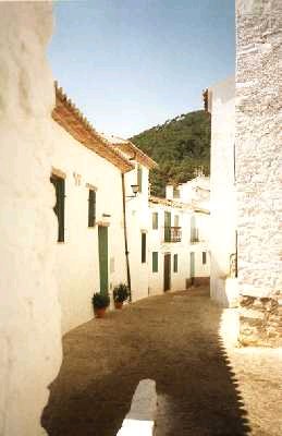 Archivo:CascoAntiguo Aín