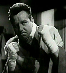 Steve Brodie (screenshot from "The Admiral Was a Lady", 1950).jpg