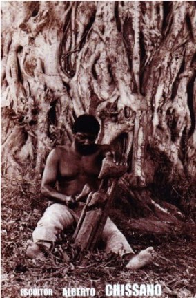 Archivo:Alberto Chissano and the baobab