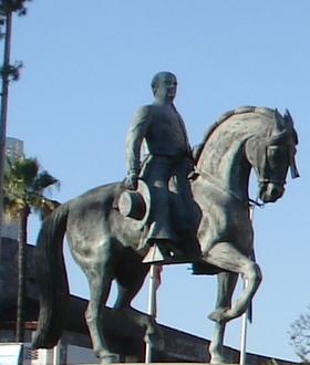 Estatua a Álvaro Domecq (cropped).JPG
